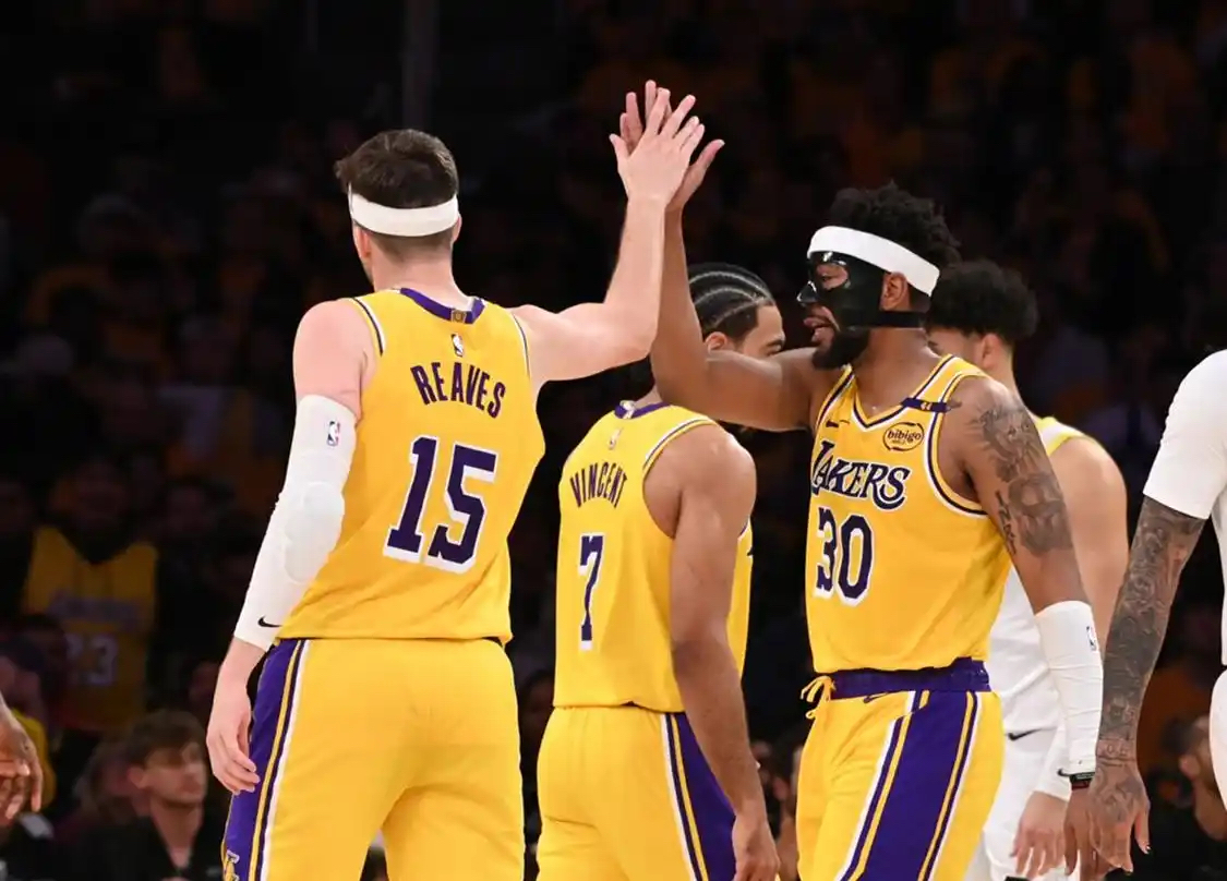 爱游戏内容中心-包含洛杉矶湖人发布备战花絮，转会期完成体检，足总杯任务艰巨，阵容厚度经受考验的词条